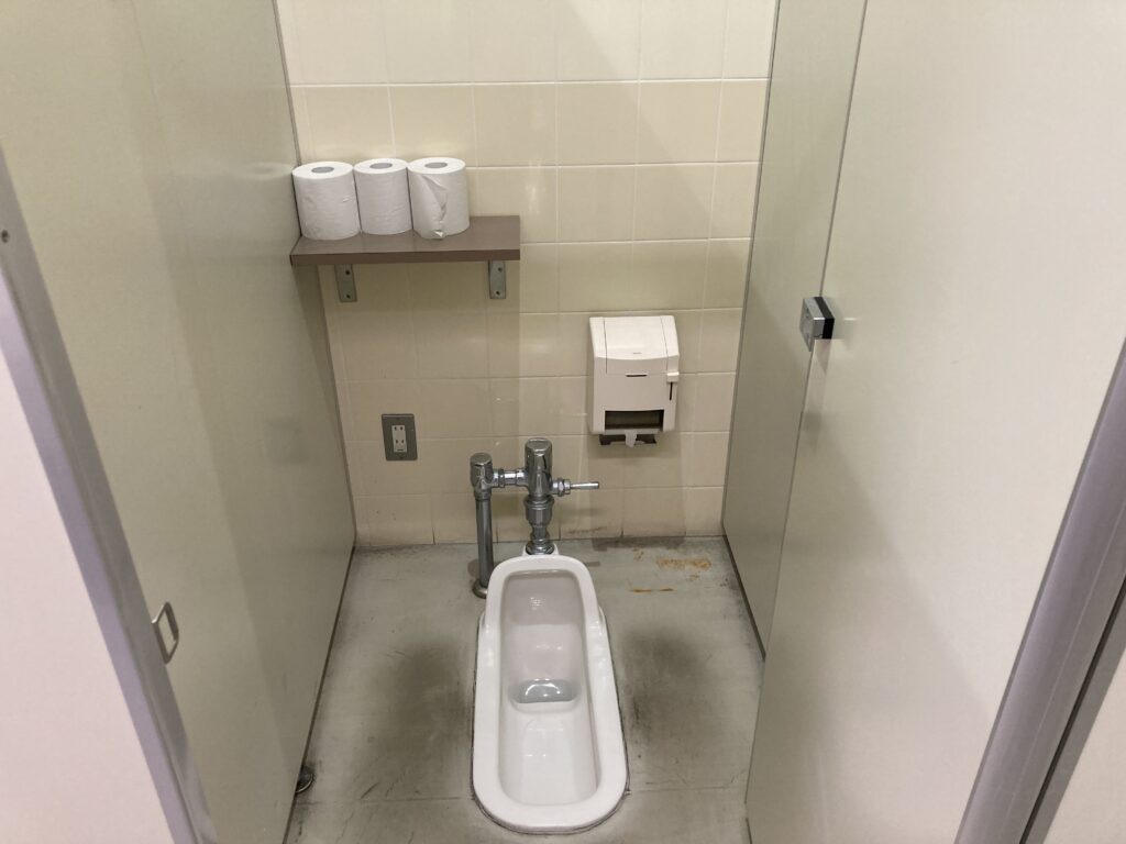 富山県庁　本館　トイレ　洋式化工事