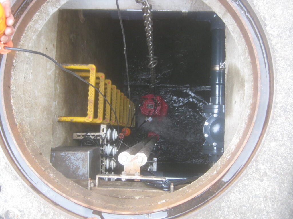 富山市保健所　汚水貯留槽内部排水管及びポンプ設備更新
